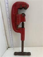 Red pipe cutter