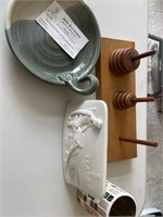 Lladro Collectors Society Plaque, pottery, & more.