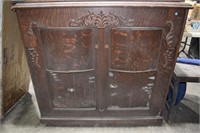 ANTIQUE PULL OUT BED