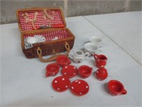 Mini Picnic Basket with Mini Dish Set