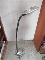 LED Magnifying Floor Lamp w/Flexible Neck -Works