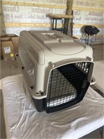 Dog carrier crate missing handle (21x23x27)