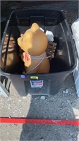 Tote 20 gallons with yard decor ( untested),
