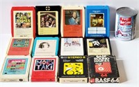 12 cassettes 8 pistes dont Joe Dassin