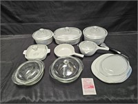 Group of vintage Corning ware with hot handle