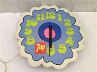 Groovy 1970's 7UP Lighted Clock   Working