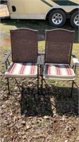 2 Weaved Back Lawn Chairs