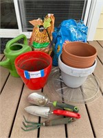 MISC GARDEN ITEMS LOT ** SEE PIC **