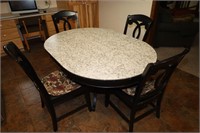 KITCHEN TABLE WITH FOUR CHAIRS AND LEAF