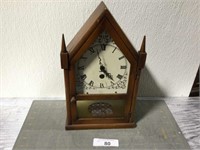 Vintage 8 day mantel clock