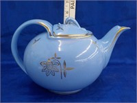 Hall teapot, flake on underside of spout