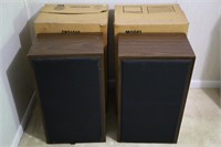 AMERICAN ACOUSTICS LABS SET OF TWO SPEAKERS IN