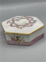 China coverwd dresser dish 4.5" inches wide with