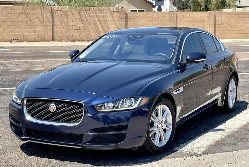 2017 Jaguar XE 25t Premium 4 Door Sedan