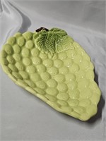 VINTAGE CERAMIC GREEN GRAPE CLUSTER SERVING DISH