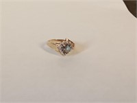 10k Ladies Fashion Ring w/ Diamonds & Purple Heart