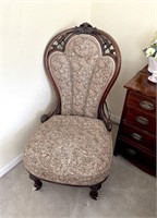 CARVED VICTORIAN PARLOR CHAIR