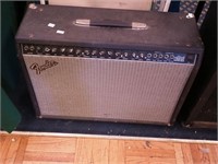 Fender Ultimate Chorus amp (20 amp)