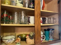 Cabinet with Cups and bowls - Baskets, Clock