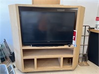 60 " TV & TV Stand 82" x 28" x 75"