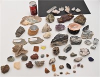 Collection de pierres et de géodes