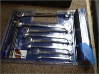 Metric wrench set