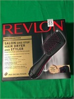 REVLON 1 STEP HAIR DRYER AND STYLER