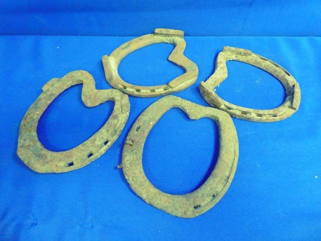 (4) Heart Bar Horseshoes