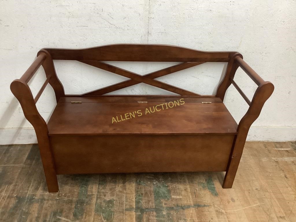 WOODEN BENCH SEAT THAT IS ALSO A CHEST