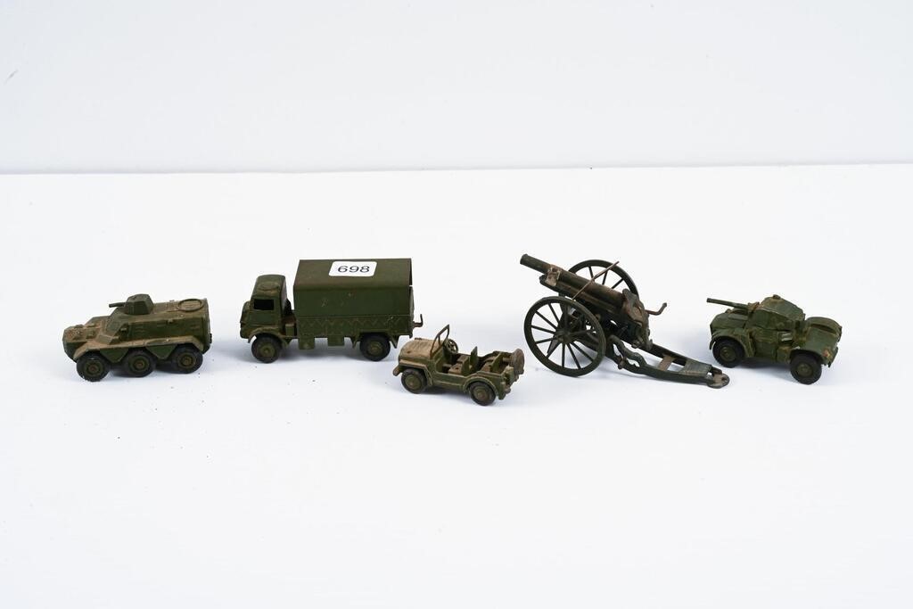 DINKY TOYS ARMY VECHILES