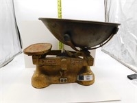 ANTIQUE HARDWARE STORE SCALE, BRASS PAN