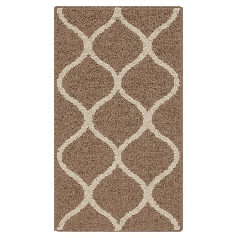 FM6067  Maples Rugs Rebecca Accent Rug, 1'8" x 2'1