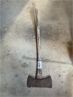 Double bedded axe