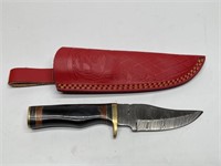 Damascus Steel Knife with Leather Sheath, 7.5in L