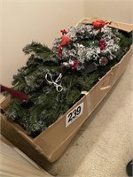 Christmas Tree & Wreath (UpRtBdrm)