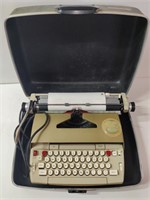 Electra 120 Typewriter in Case