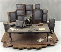 Joker tv statue