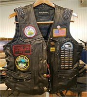 Harley Davidson Black Leather Vest Badges Pins L