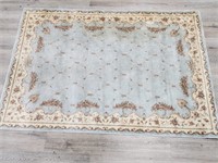 SMALL AREA RUG (NEEDS CLEANED)