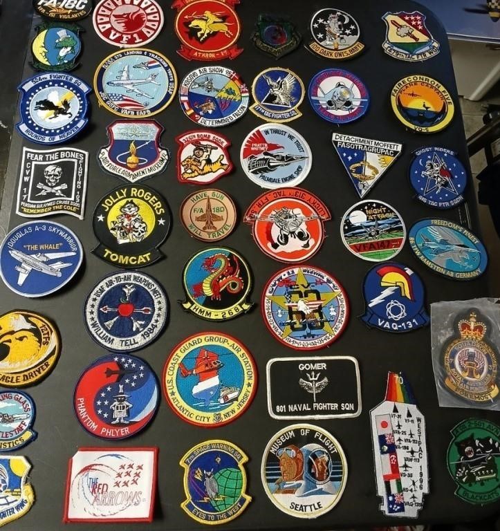 W - LOT OF COLLECTIBLE PATCHES (L38)