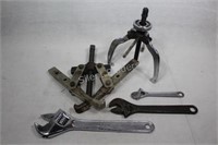 Gear and Bearing Puller's with Adjustable Wrench