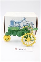 1/16 Scale General Purpose Wide-Tread Tractor