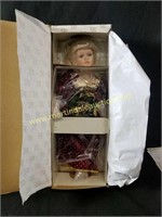 Heritage Signature Doll - Holly