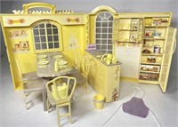 VTG 1998 Barbie Happy Family Grandmas Kitchen