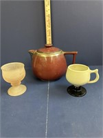 Tea Pot, 2 Footed Mugs