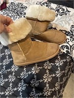 Size 8.5 ladies boots