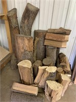Selection of log hardwoods-spieces unknown