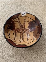 WOOD BOWL WITH GIRAFFE DESIGN