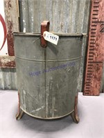 Metal waste can w/ hinged lid