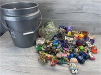 TOYS WITH 5 GALLON BUCKET FAST FOOD TOYS